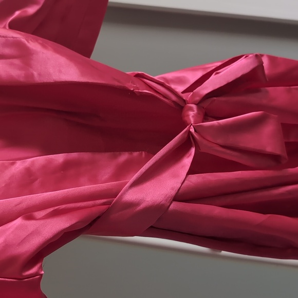 Fuchsia pink robe - Picture 3 of 3